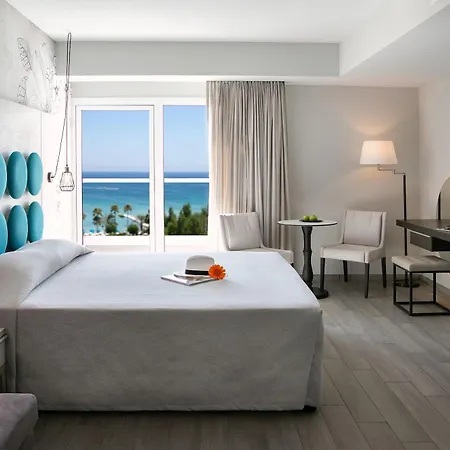 Vangelis & Hotel 4*