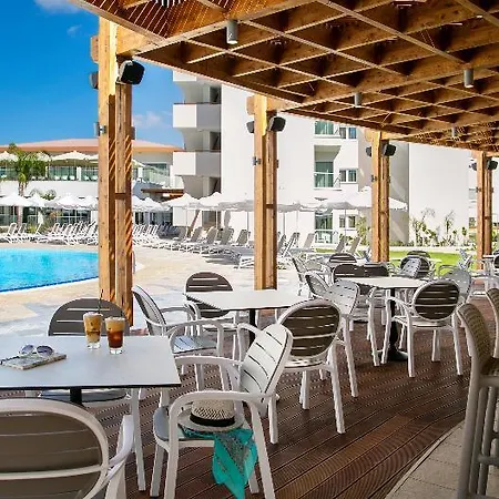 Vangelis & Hotel Protaras